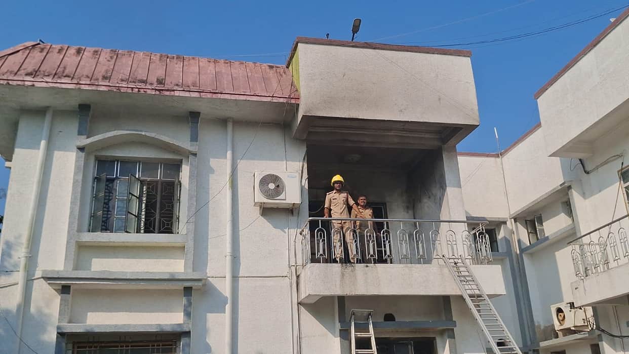 gaya circuit house ac blast fire foreign ministry director manoj kumar safe today bihar news