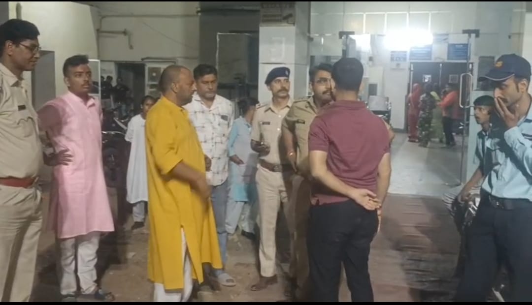Violent clash at the 'Khau Gali' near the AIDA gate in Adityapur leaves one dead; three people