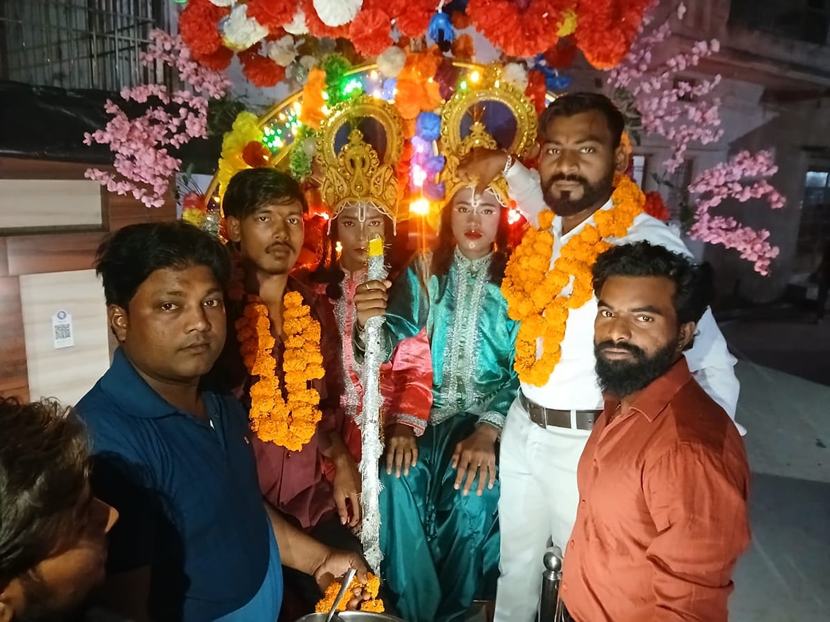 Meerut News: जय श्रीराम के जयकारों के बीच हुआ भरत मिलाप, उमड़ा जनसैलाब