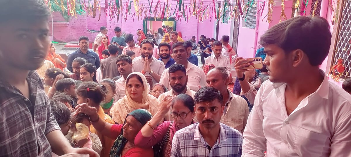Shahjahanpur News: छह माह बाद खुले ऐतिहासिक देवी मंदिर के कपाट