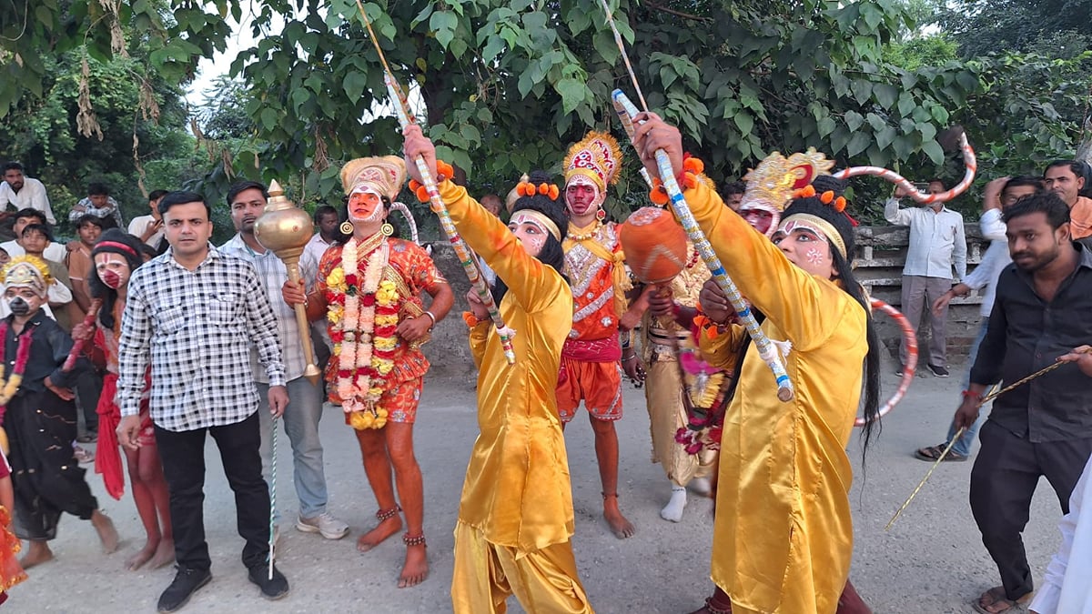 Saharanpur News: अग्निबाण लगते ही धू-धू कर जल उठे रावण के पुतले