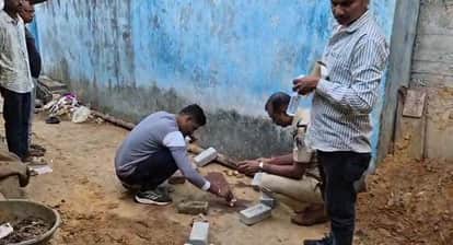 मौके पर जांच करती टीम