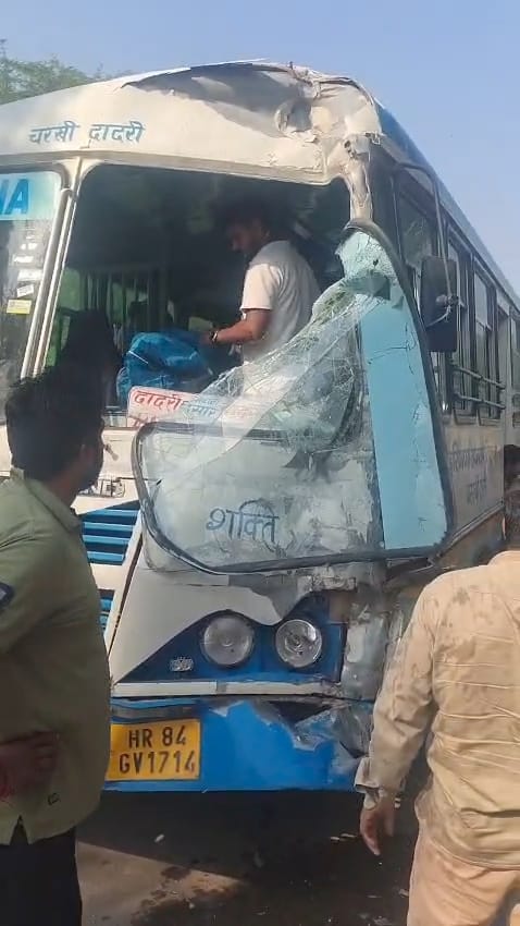 Roadways bus collides with a canter on Hansi-Bhiwani road; several injured, including the conductor