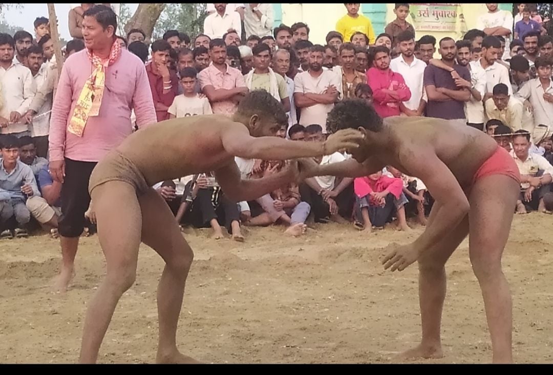 Budaun News: आसफपुर में 55 मिनट तक चली खिताबी कुश्ती बराबरी पर छूटी