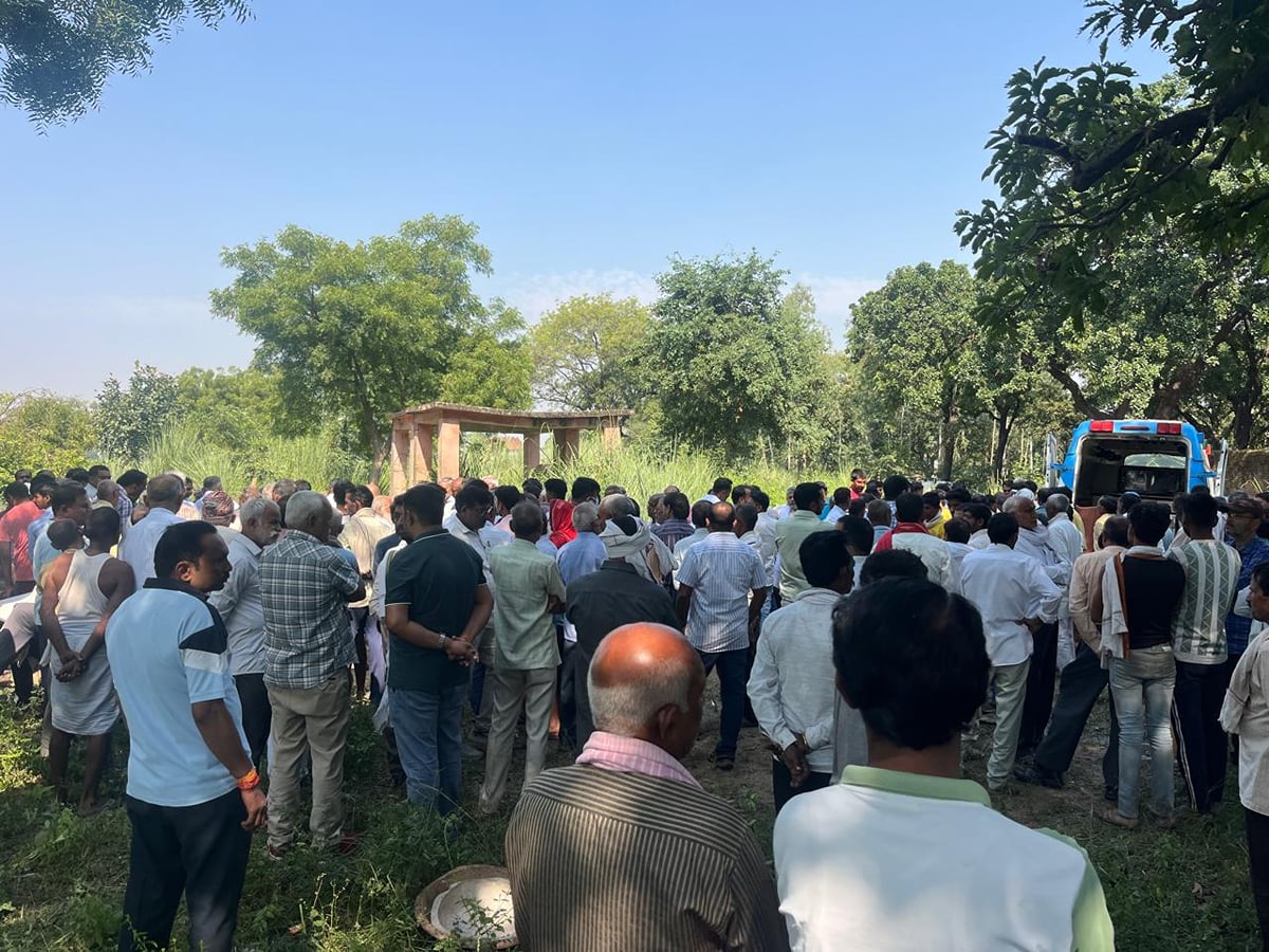 Kaushambi News: 180 किमी दूर भदोही में गंगा में उतराता मिला लापता मोनू सिंह का शव