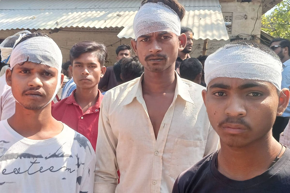 Fatehpur News: मूर्ति विसर्जन के दौरान महिलाओं से अभद्रता के विरोध पर हमला, 15 घायल