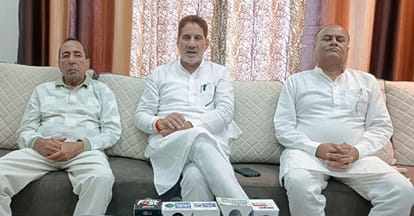 फोटो 21जेएनडी25-पत्रकारों से बातचीत करते हुए भाजपा राज्यसभा सदस्य सुभाष बराला। स्रोत कार्यकर्ता