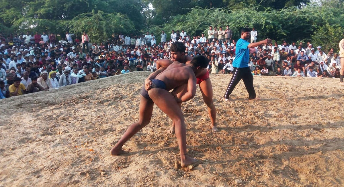 Fatehpur News: अकील पहलवान ने जीती 51 हजार रुपये की कुश्ती