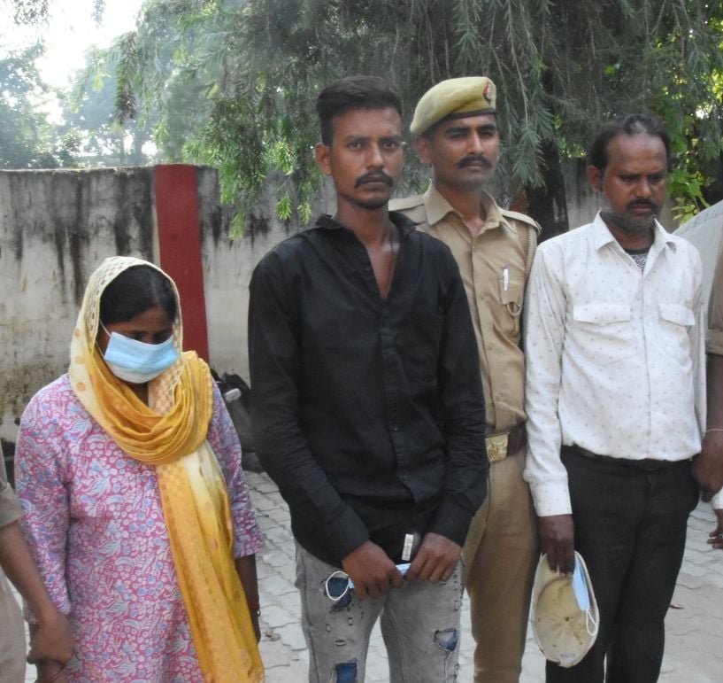 Unnao News: प्रेमी के साथ की पति की सिलबट्टे से हत्या, शव बक्से में भरकर 20 किमी दूर हाईवे पर फेंका