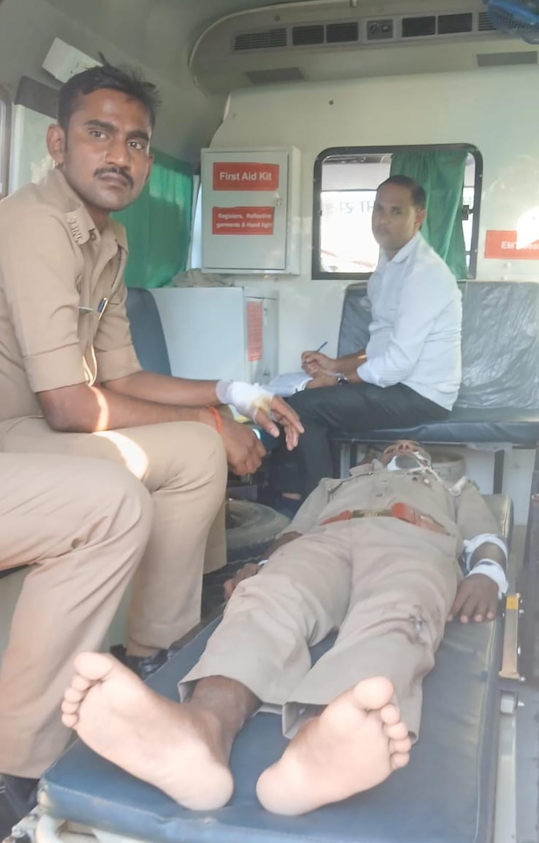 Bahraich News: सड़क हादसों में युवक की मौत, दो सिपाही घायल