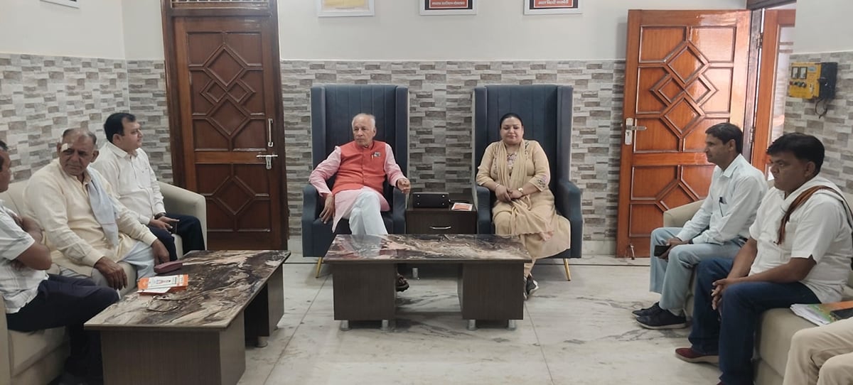 Meerut News: शिक्षक-स्नातक एमएलसी चुनाव की तैयारियों पर भाजपा पदाधिकारियों ने किया मंथन