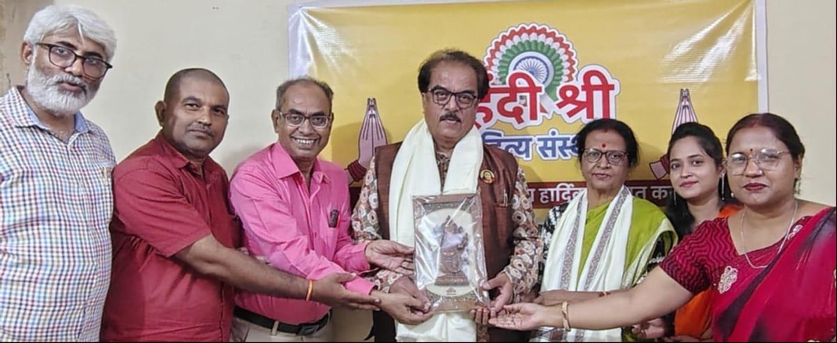 राम जागें सदा रावण को सुलाए रखिए : राजेश राज