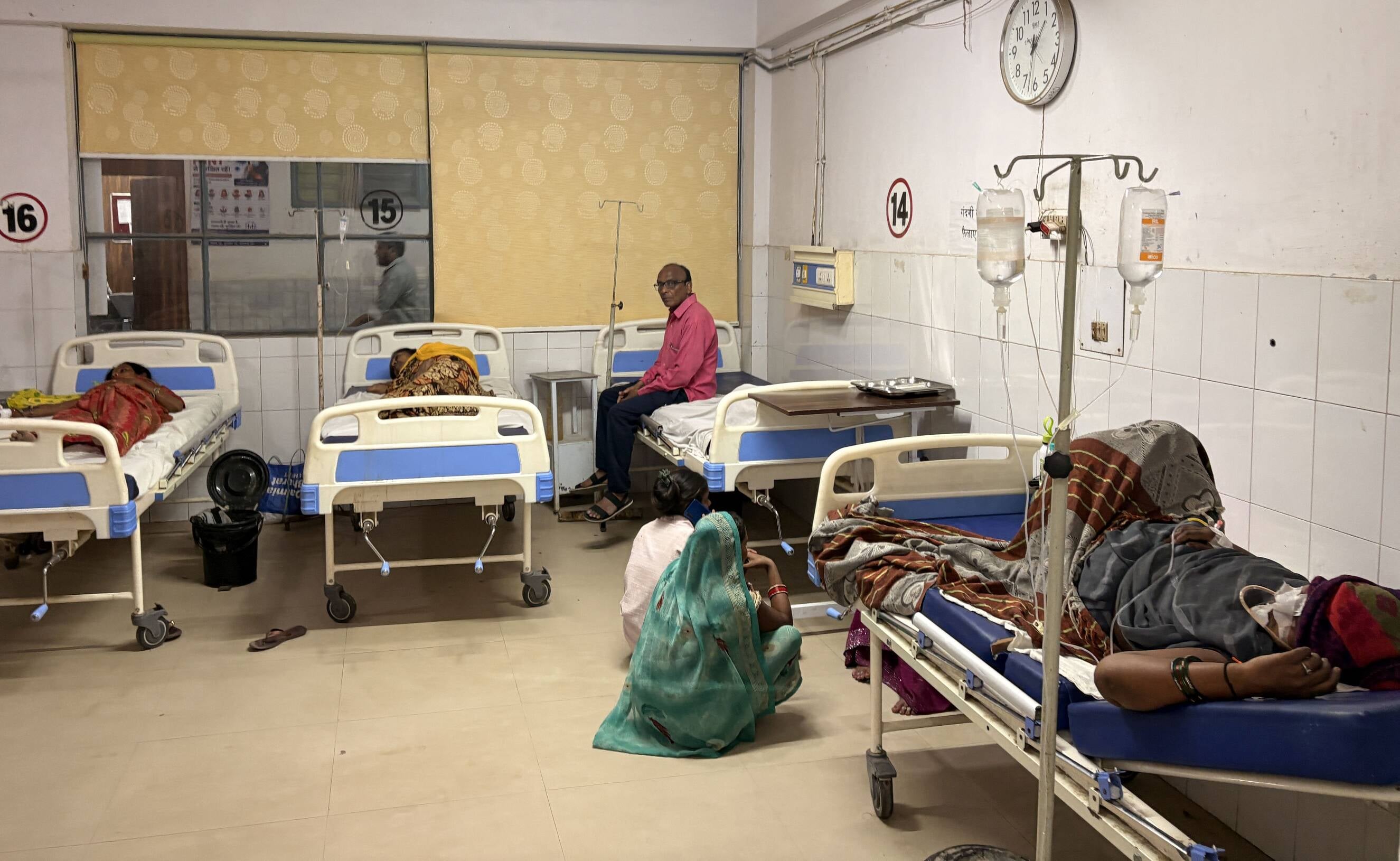 Siddharthnagar News: Rise in patients with cold, cough, and fever amid changing weather