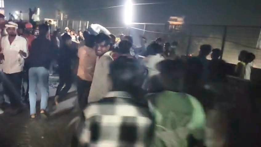 Kaushambi News: दशहरा मेले में युवकों के बीच मारपीट, वीडियो वायरल