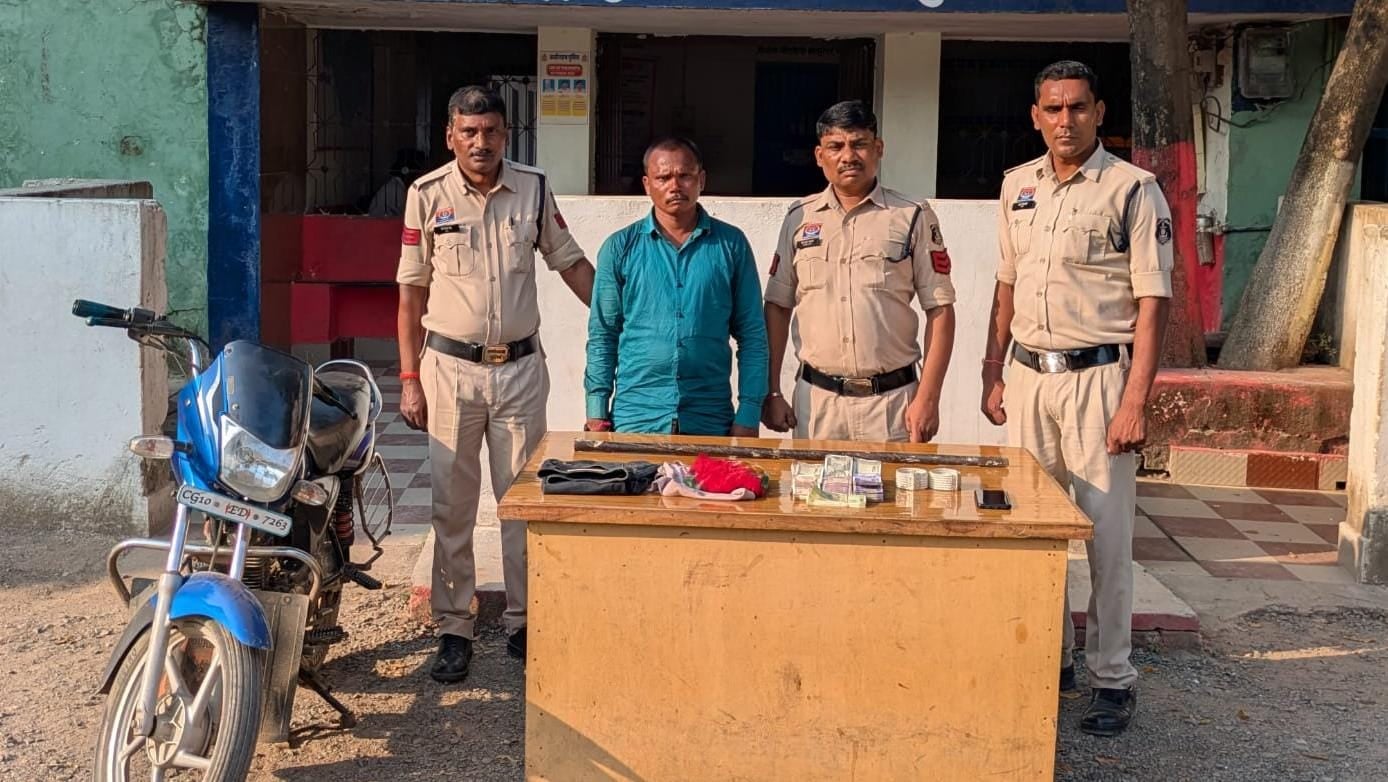 Accused arrested for burglary at an agricultural center in Pandariya; he had stolen Rs 4.10 lakh and purchased