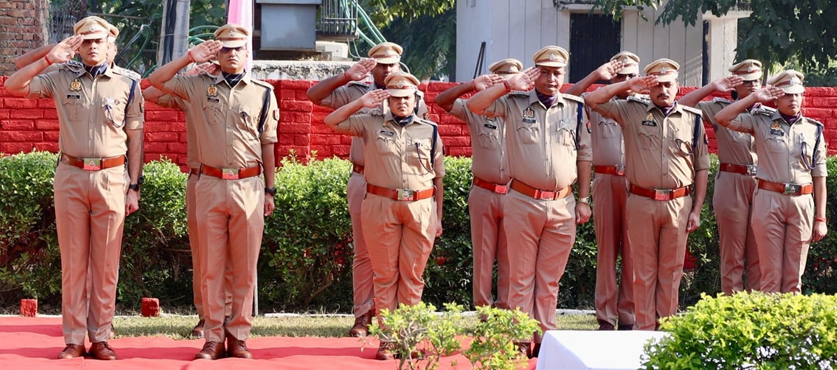 Shahjahanpur News: स्मृति दिवस पर लिया देश सेवा और जनसुरक्षा का संकल्प