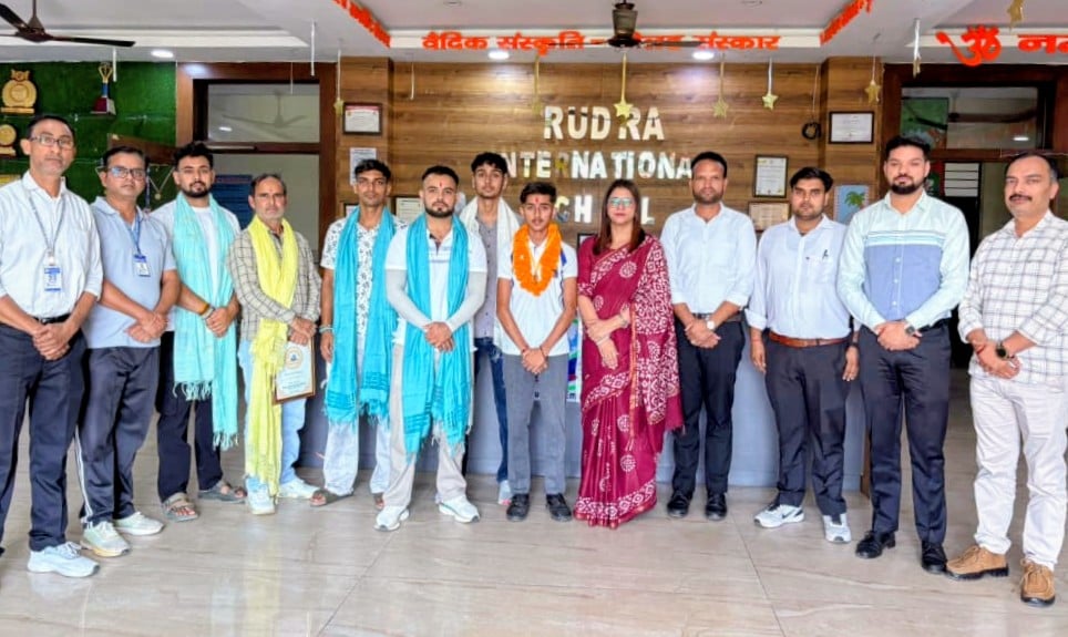 Meerut News: छात्र दक्ष सिरोही ने राष्ट्रीय स्तर पर दौड़ प्रतियोगिता में स्वर्ण पदक जीता
