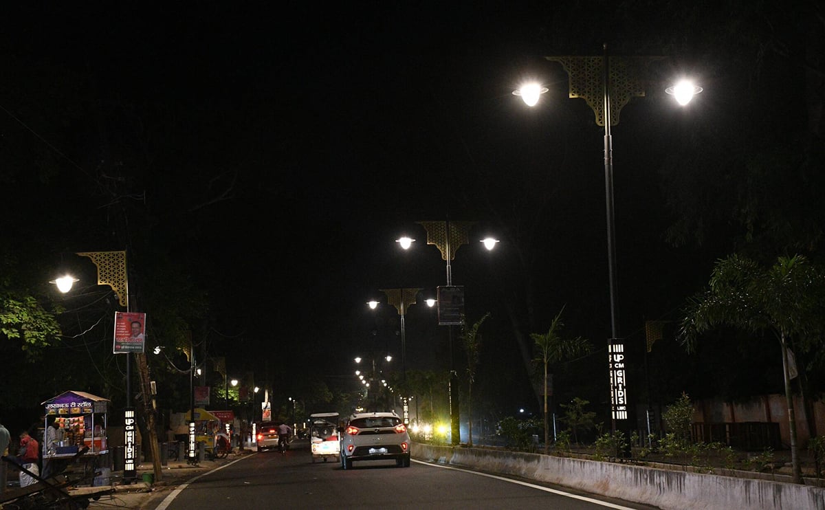 Lucknow News: शहर में लगेंगी 5500 नई स्ट्रीट लाइटें, दीपावली पर जगमग होगा शहर