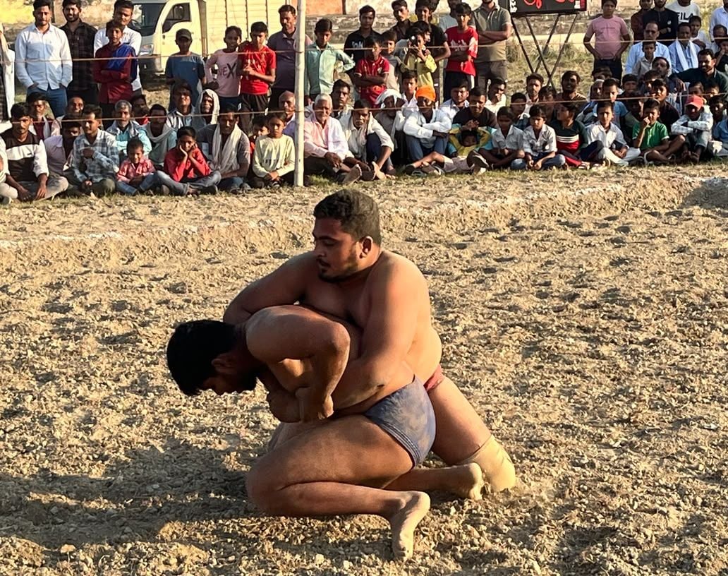 Unnao News: संजू को चित कर भूपेंद्र बने दंगल केसरी