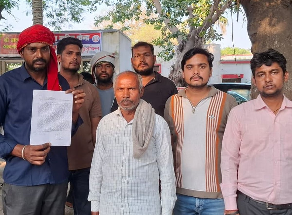 Budaun News: बदायूं हॉस्पिटल के संचालक पर रिपोर्ट लिखाने थाने पहुंचे महिला के परिजन