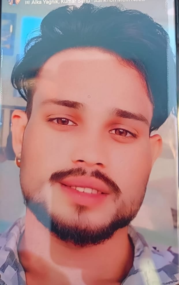 Pilibhit News: बोरों को उठाने को लेकर कहासुनी में दोस्त ने पल्लेदार की बांका से काटकर की हत्या