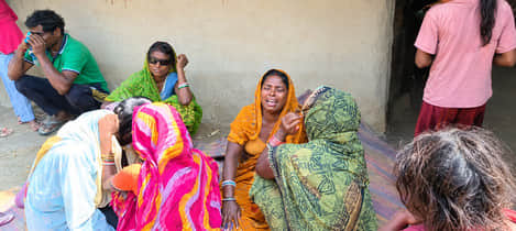 Life lost to faith healing! Pregnant Champa dies from a snakebite, leaving four innocent children