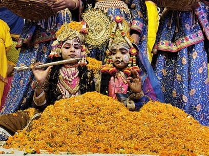 Aligarh News: श्याम सगाई लीला देख भाव-विभोर हुए श्रद्धालु
