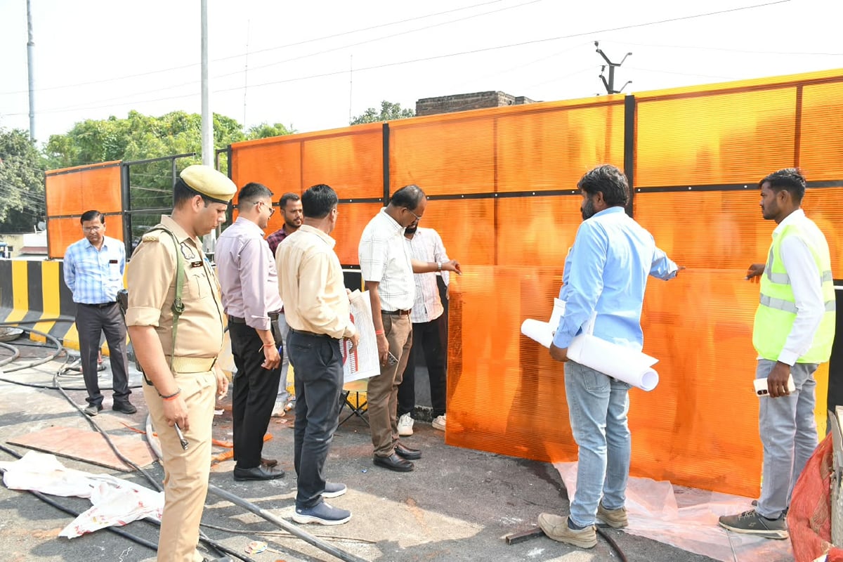 Firozabad News: निर्माणाधीन फ्लाईओवर की लेटलतीफी पर भड़के डीएम