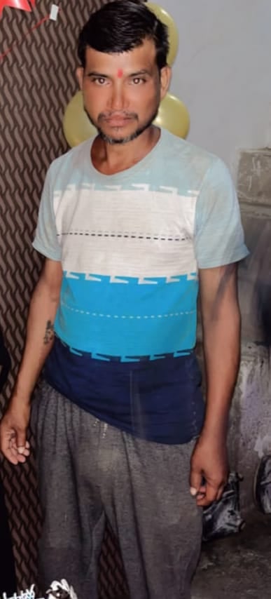 Etawah News: ग्वालियर के नाले में मिला युवक का शव, परिजन ने कोतवाली घेरकर लगाया हत्या का आरोप