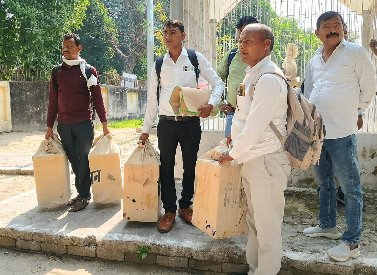 Fatehpur News: स्नातक एमएलसी चुनाव आज, 17,596 मतदाता करेंगे मतदान