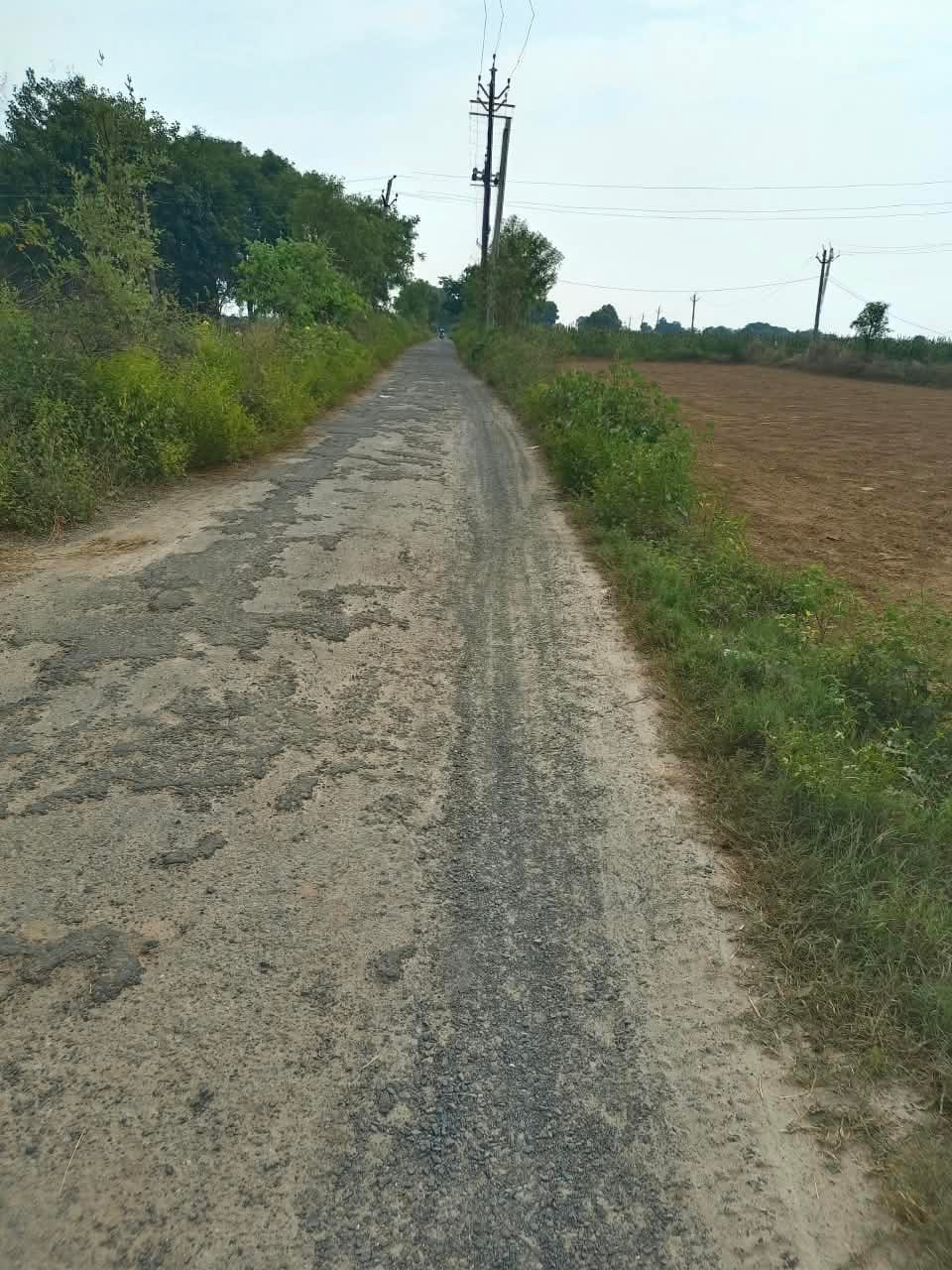 Roads caught between two departments; residents of 50 villages face hardship