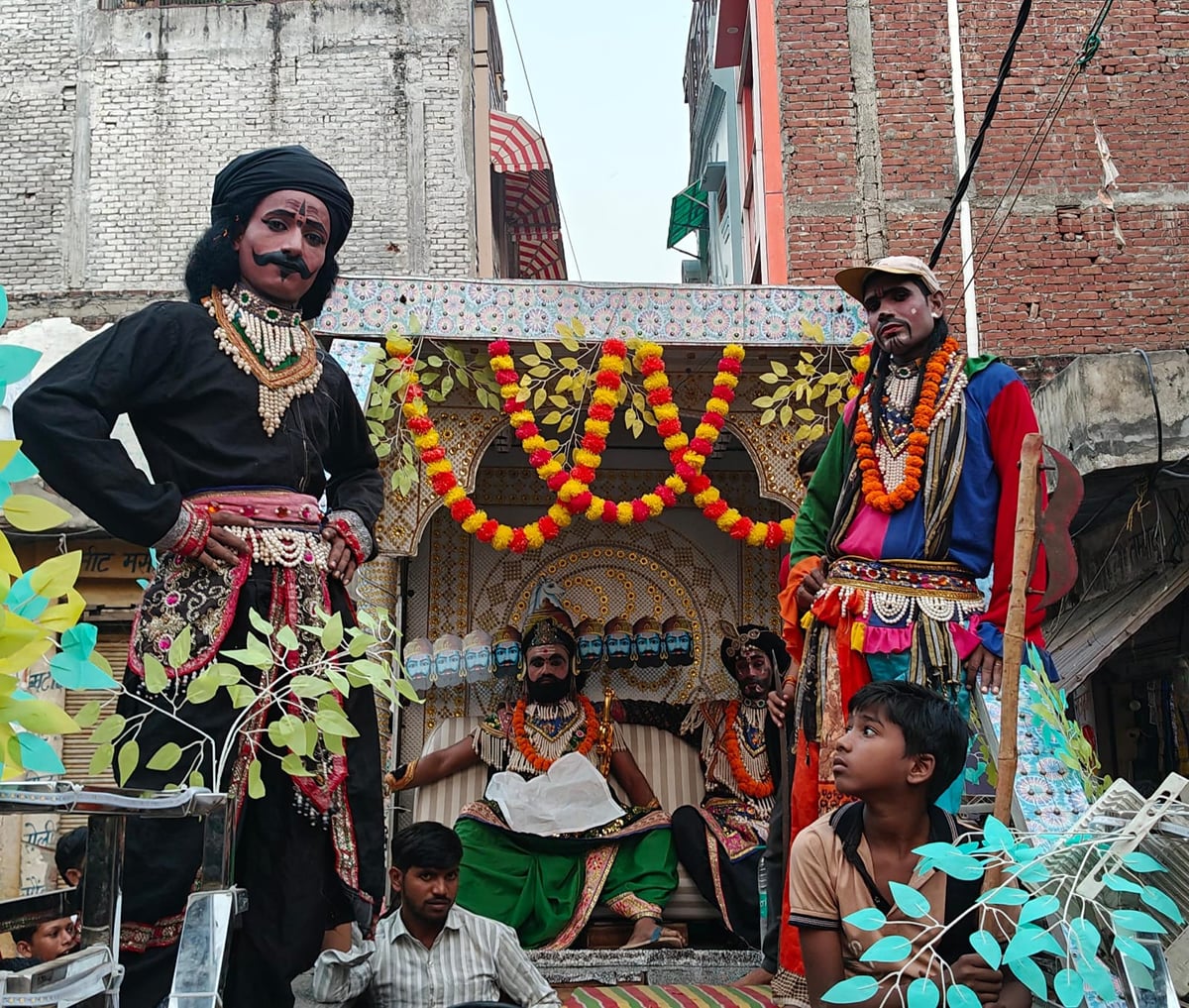 Kasganj News: गाजे-बाजे के साथ निकली श्रीराम की भव्य शोभायात्रा