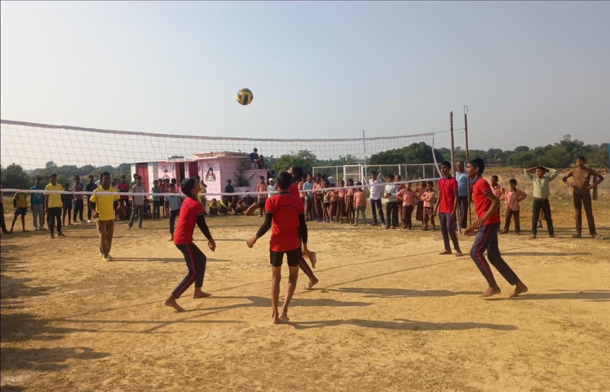 Sonebhadra News: न्याय पंचायत स्तरीय खेलकूद प्रतियोगिता में भटौलिया के खिलाड़ियों का दबदबा