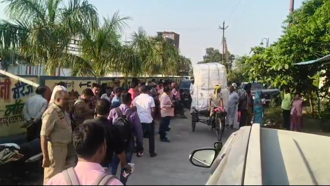 Sonebhadra News: बिना पंजीकरण चल रहे अस्पताल में सिजेरियन प्रसव, 8 दिन बाद महिला की मौत पर हंगामा