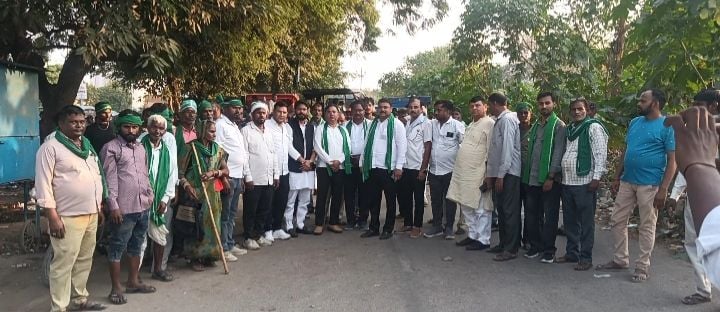 Lucknow News: चकबंदी के विरोध में किसानों ने तीन घंटे तक नहर रोड पर लगाया जाम