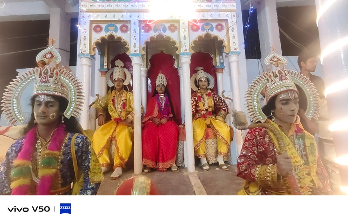 Agra News: राम के राज्याभिषेक के साथ रामलीला का समापन, भावविभोर हुए श्रद्धालु