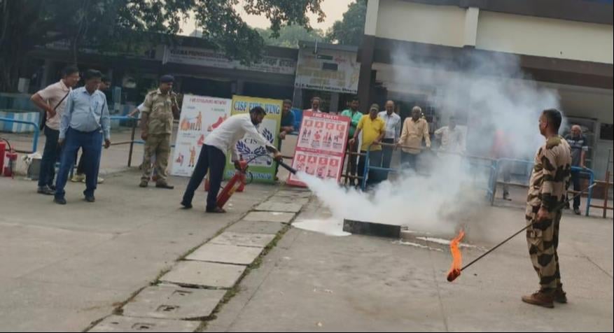 Sonebhadra News: आग से बचाव के लिए किया जागरूक