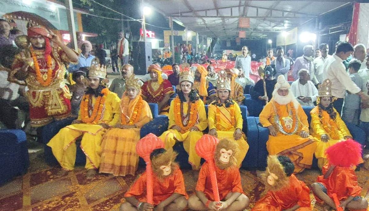 Chandauli News: अयोध्या लौटे श्रीराम का भव्य स्वागत, सौंपी गई राजगद्दी