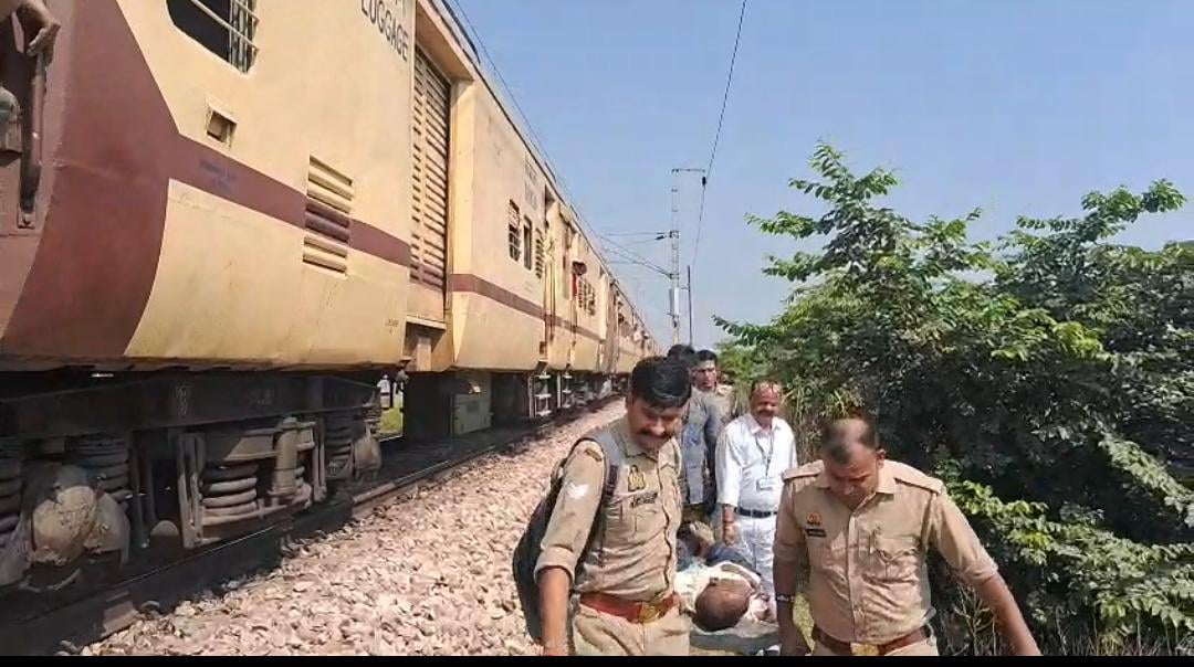 Budaun News: ट्रेन की चपेट में आने से व्यक्ति की मौत, शिनाख्त में जुटी पुलिस