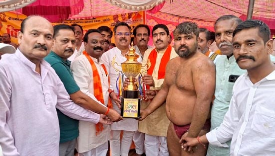 Budaun News: कछला के आरिफ पहलवान को मिला जिला केसरी का ताज
