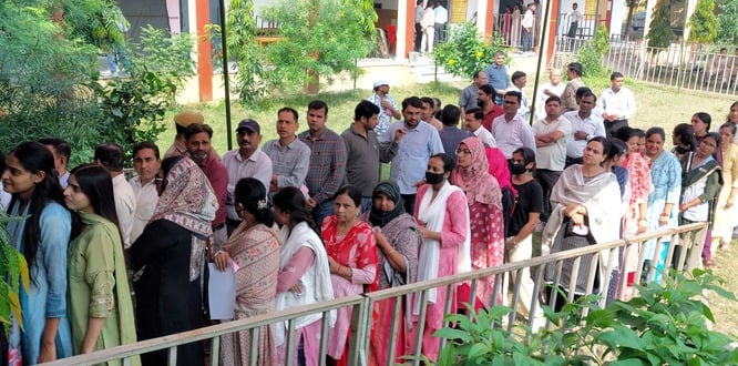 Bijnor News: एमएलसी शिक्षक के चुनाव में 68.4 फीसदी मतदान