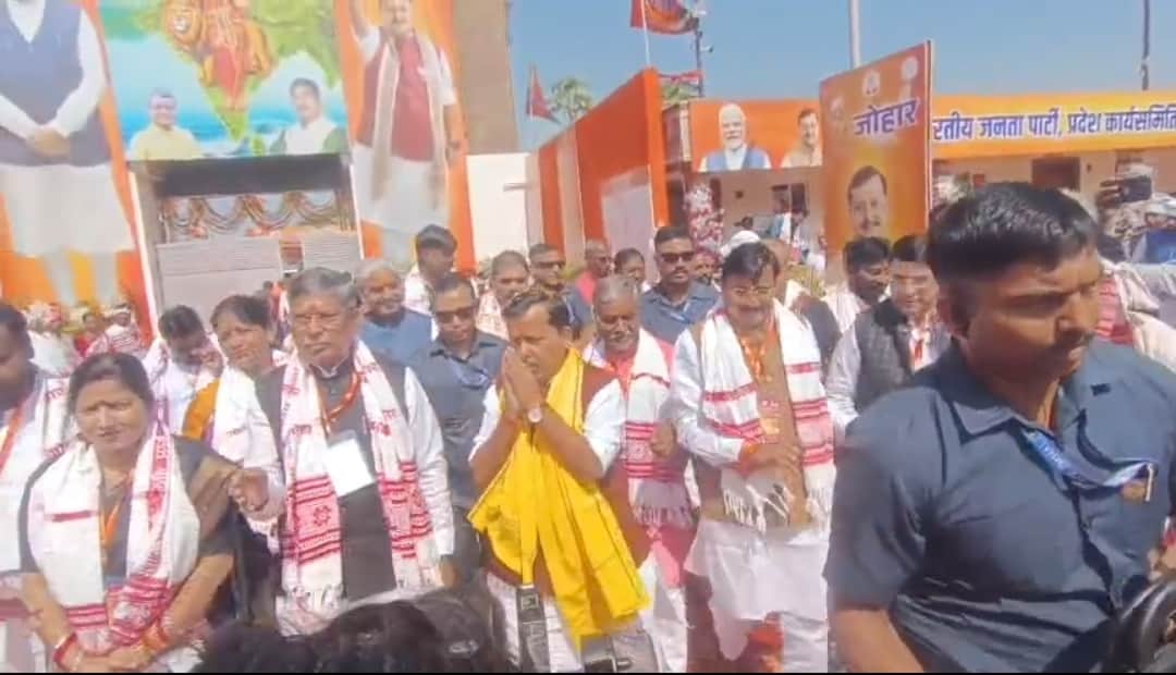 Nitin Nabin arrived at the working committee meeting; he was welcomed in a traditional tribal manner.