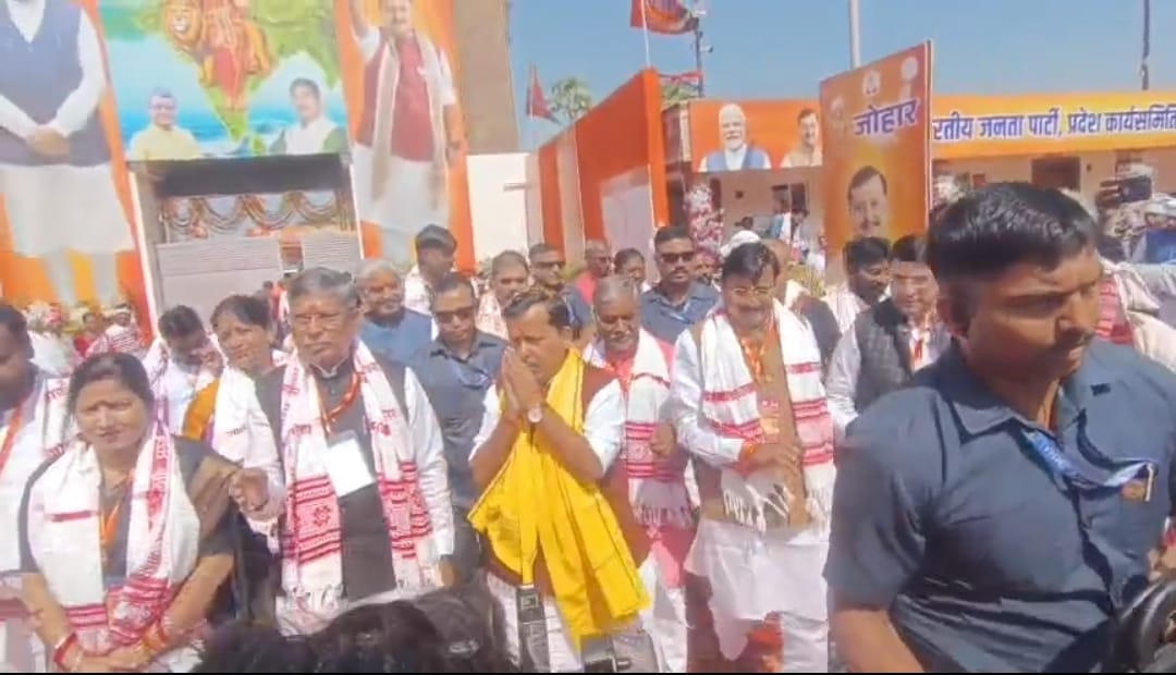 Nitin Nabin arrived at the working committee meeting; he was welcomed in a traditional tribal manner.