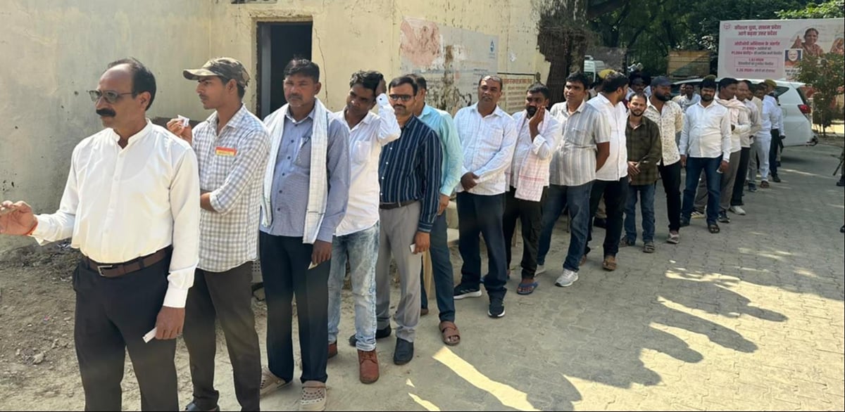 एमएलसी : स्नातक में 42.01, शिक्षक निर्वाचन में 72.07 प्रतिशत हुआ मतदान