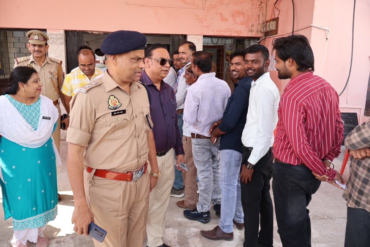 Jalaun News: 17.64 प्रतिशत बढ़ा मतदान, कांटे की टक्कर के आसार
