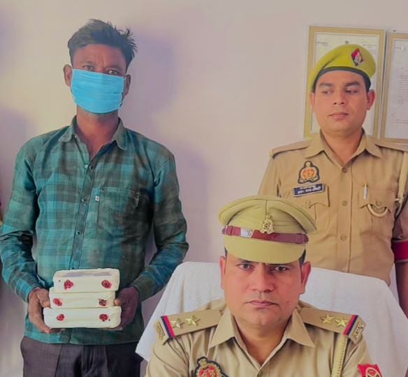 Kasganj News: ट्रेन में महिला का पर्स चोरी का आरोपी गिरफ्तार