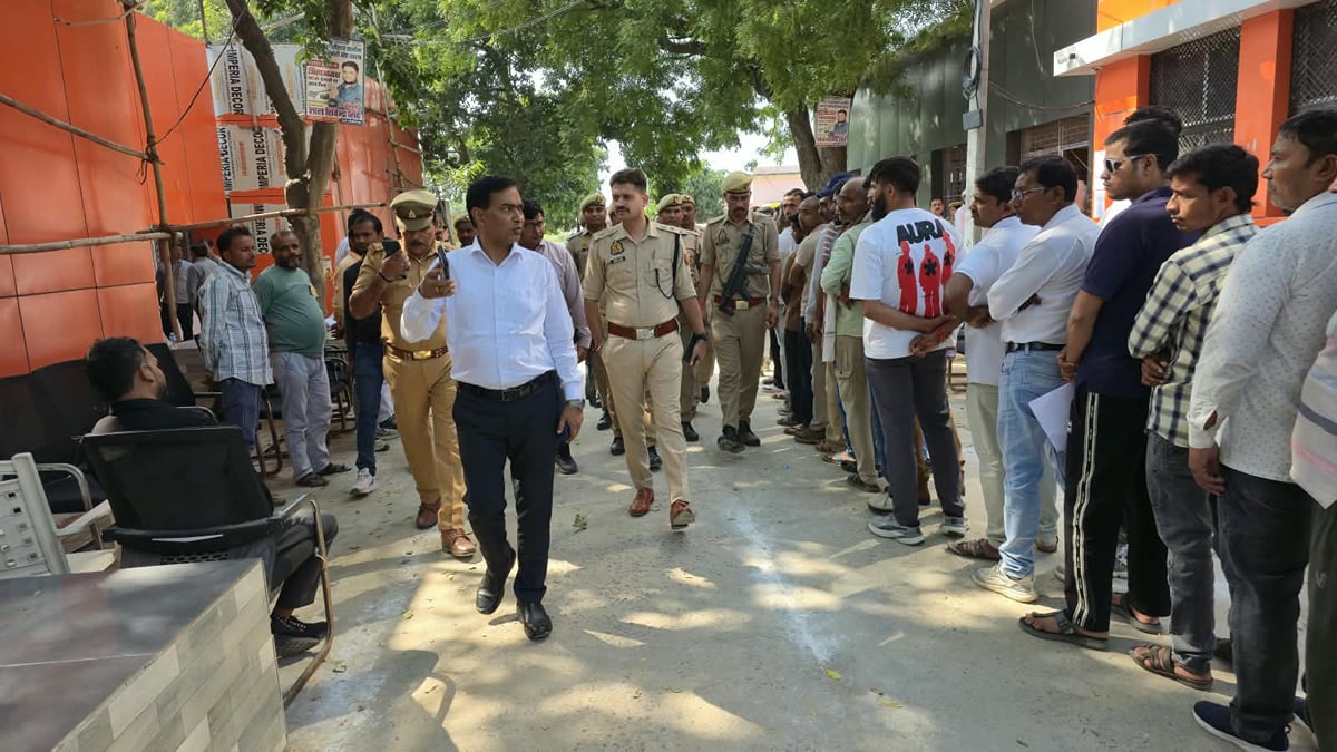 Auraiya News: आगरा खंड शिक्षक में 75.28 तो स्नातक में 54.61 फीसदी मतदान