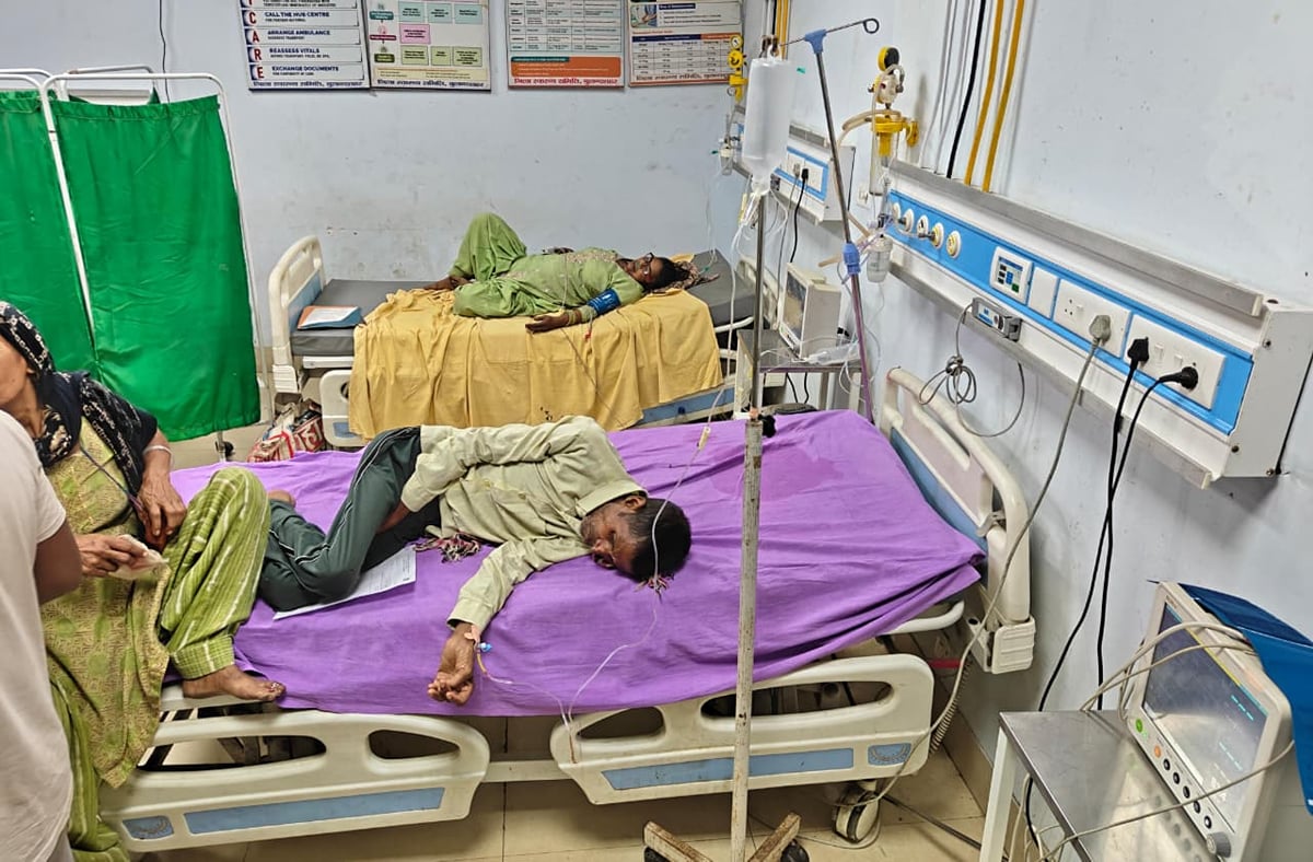 Bulandshahar News: मेडिकल कॉलेज के इमरजेंसी कक्ष में अब बढ़ाई जाएगी बेड की संख्या