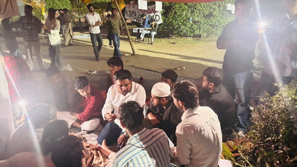 Aligarh News: जामिया में छात्रसंघ चुनाव की मांग को मिला समर्थन, मोहसिन मेवाती ने आंदोलन को दी आवाज