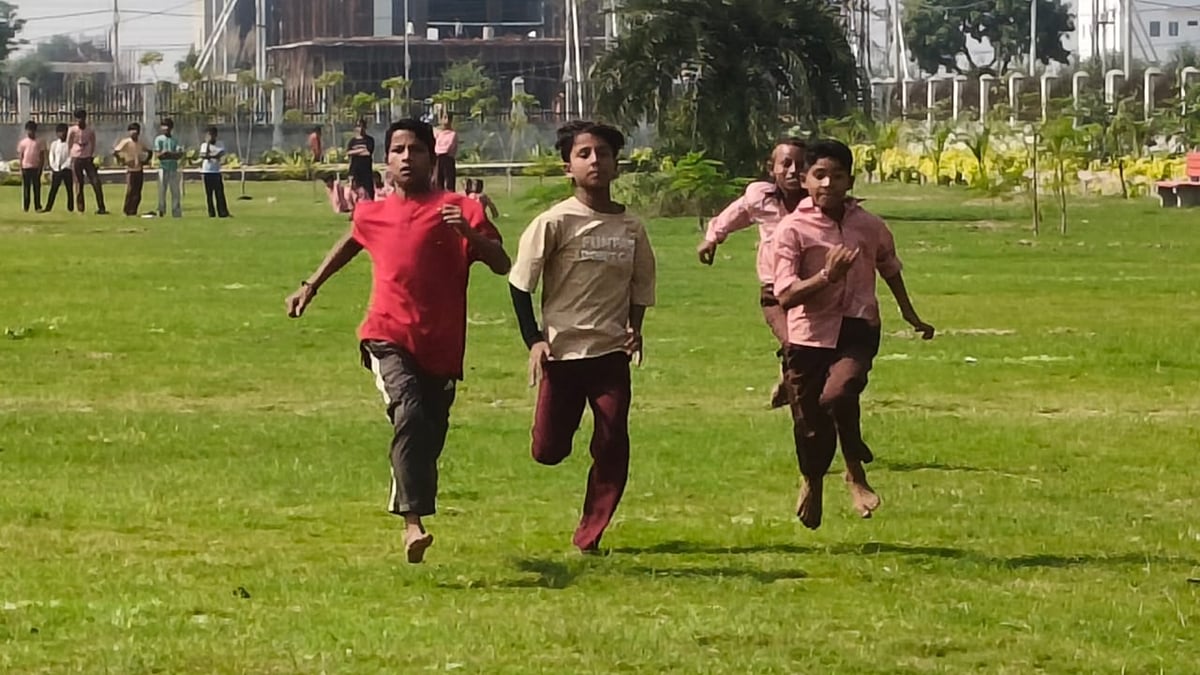 Noida News: बच्चों ने खेल प्रतियोगिताओं में दिखाया दमखम